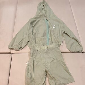 Super Lightweight 2 Piece Bunny Set Size 120- Never Worn